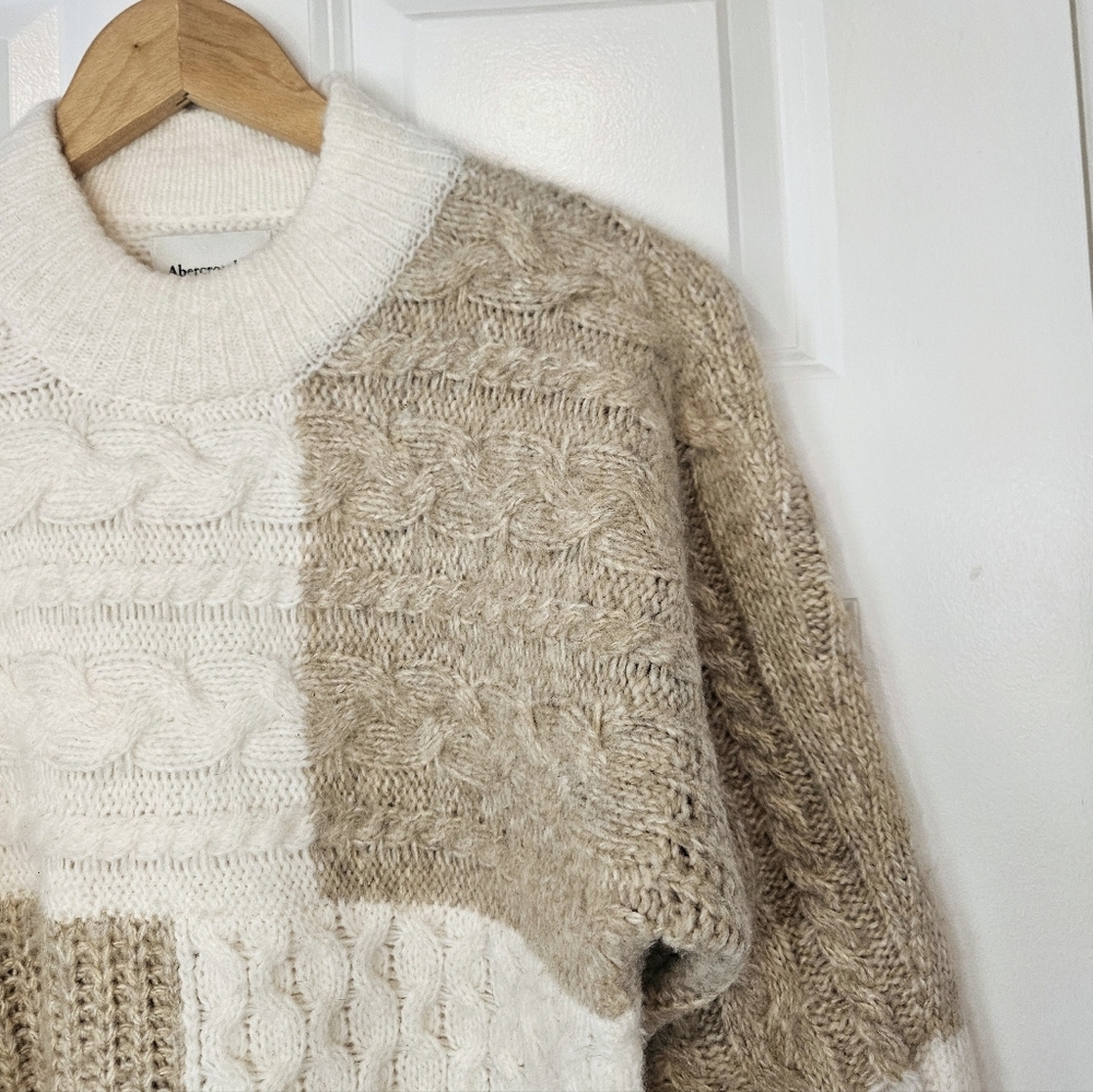 Abercrombie & Fitch Tonal Patchwork Mixed Cable Knit Chunky Sweater Cream XS - Picture 5 of 8
